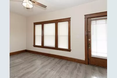 638 E Broad Street, Elyria, OH 44035 - Photo 7