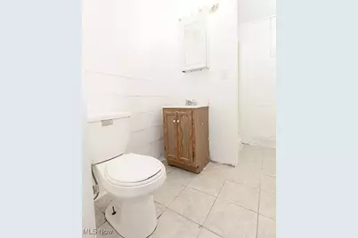 638 E Broad Street, Elyria, OH 44035 - Photo 43