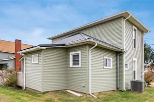 126 W 3rd St, Frazeysburg, OH 43822 - Photo 27