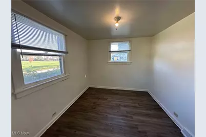 288 Dickey Avenue NW, Warren, OH 44485 - Photo 7