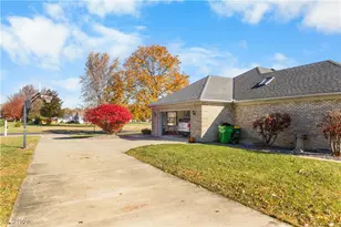 4082 Huntington Ct, Ashtabula, OH 44004 - Photo 5