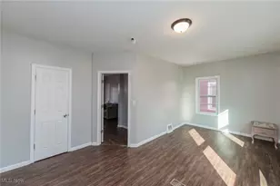 2035 Chesterland Ave, Oakwood, OH 44107 - Photo 25