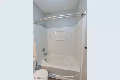 2035 Chesterland Avenue #up, Oakwood, OH 44107 - Photo 29