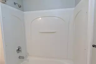 2035 Chesterland Ave, Oakwood, OH 44107 - Photo 29