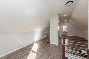 2035 Chesterland Ave, Oakwood, OH 44107 - Photo 35