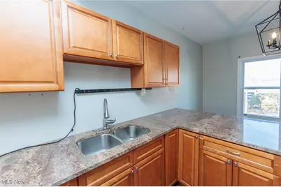 2035 Chesterland Avenue #up, Oakwood, OH 44107 - Photo 17