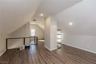 2035 Chesterland Ave, Oakwood, OH 44107 - Photo 37