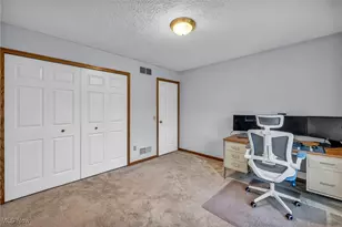 92 Ravenshollow Dr, Cuyahoga Falls, OH 44223 - Photo 29