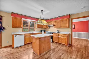 92 Ravenshollow Dr, Cuyahoga Falls, OH 44223 - Photo 15