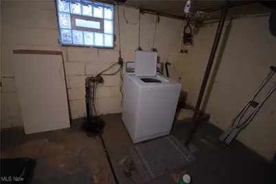 283 7th Street NW, Barberton, OH 44203 - Photo 7