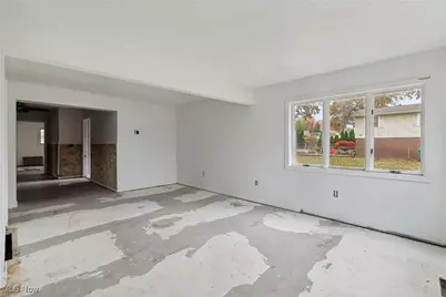 492 E Hopocan Avenue, Barberton, OH 44203 - Photo 9