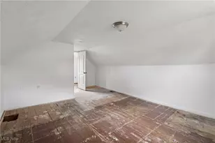 492 E Hopocan Ave, Barberton, OH 44203 - Photo 27