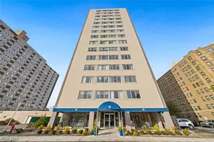 12520 Edgewater Dr, Oakwood, OH 44107 - Photo 1