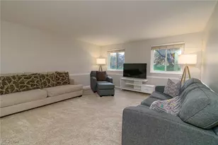 136 Kimrose Ln, Grandview Heights, OH 44147 - Photo 9