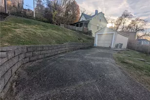 629 1/2 Howard St, Bridgeport, OH 43912 - Photo 7