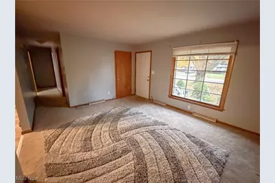 3380 Sunnybrooke Drive, Youngstown, OH 44511 - Photo 3