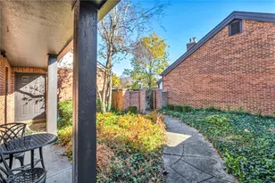 5671 Bastille Pl, Columbus, OH 43215 - Photo 5