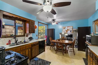 5658 N Circle View Drive, Green Hills, OH 44131 - Photo 5