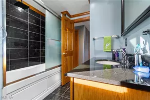 5658 N Circle View Dr, Green Hills, OH 44131 - Photo 13