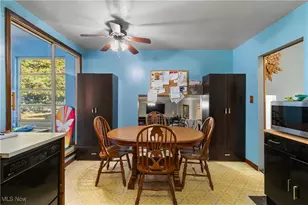 5658 N Circle View Dr, Green Hills, OH 44131 - Photo 9