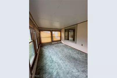 32 Locust Hill Road, Chester, WV 26034 - Photo 9