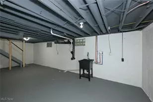 213 Klinger St, Coventry, OH 44319 - Photo 39