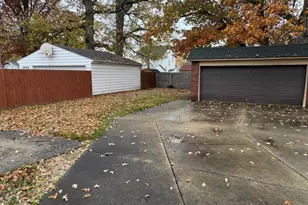 1010 Archwood Ave, Lorain, OH 44052 - Photo 5