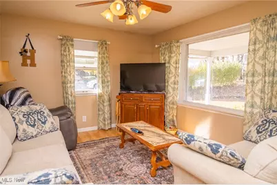 69565 Crescent Road, St Clairsville, OH 43950 - Photo 5