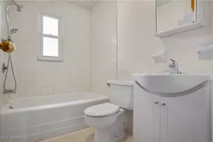 8284 Westmoor Rd, Mentor, OH 44060 - Photo 9