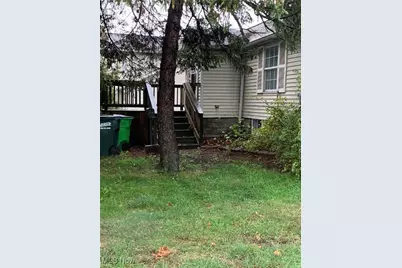 390 E Paige Avenue, Barberton, OH 44203 - Photo 1