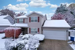 229 Shiawassee Ave, Fairlawn, OH 44333 - Photo 1