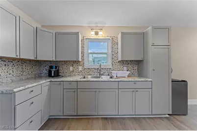 103 Gladstone Street, Campbell, OH 44405 - Photo 5