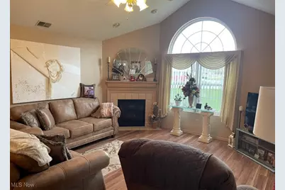 695 E Western Reserve Road #1903, Youngstown, OH 44514 - Photo 3