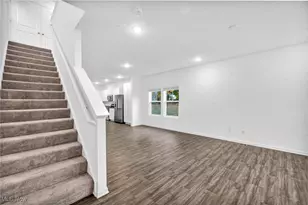 492 Douglas St, Akron, OH 44307 - Photo 9