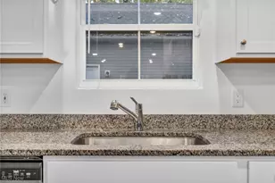 492 Douglas St, Akron, OH 44307 - Photo 19