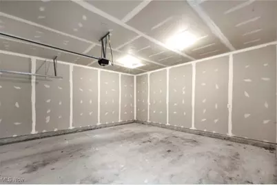 492 Douglas Street, Akron, OH 44307 - Photo 37