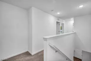 492 Douglas St, Akron, OH 44307 - Photo 21