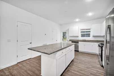 492 Douglas Street, Akron, OH 44307 - Photo 17