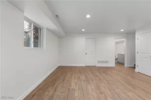 1431 Barcelona Dr, Akron, OH 44313 - Photo 11