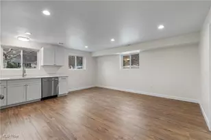 1431 Barcelona Dr, Akron, OH 44313 - Photo 9