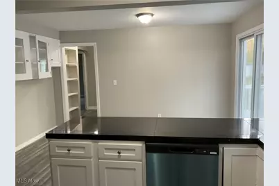 8002 Stockbridge Road, Mentor, OH 44060 - Photo 3