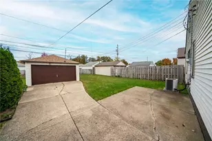 3018 Center Dr, Parma, OH 44134 - Photo 15
