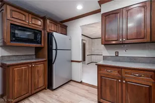 4720 Strouble Dr NW, Canton, OH 44718 - Photo 9