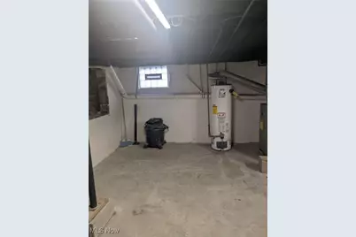 1081 Stratford Street, Barberton, OH 44203 - Photo 13