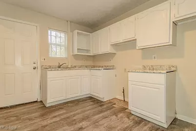 9619 Sandusky Avenue, Loveland, OH 44105 - Photo 7