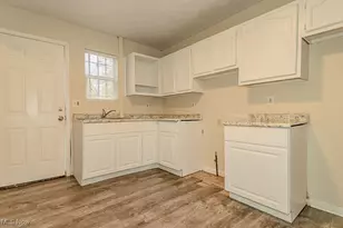 9619 Sandusky Ave, Loveland, OH 44105 - Photo 7