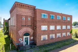 836 Savannah Ave NE, Canton, OH 44704 - Photo 1