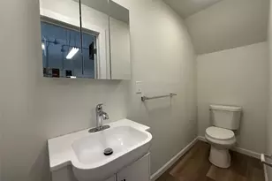 560 E 200th St, Euclid, OH 44119 - Photo 5