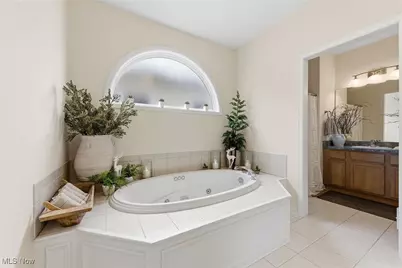 9478 Scottsdale Drive, Grandview Heights, OH 44147 - Photo 17