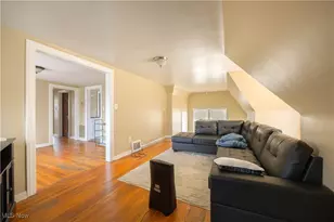 21051 S Lake Shore Blvd, Euclid, OH 44123 - Photo 15